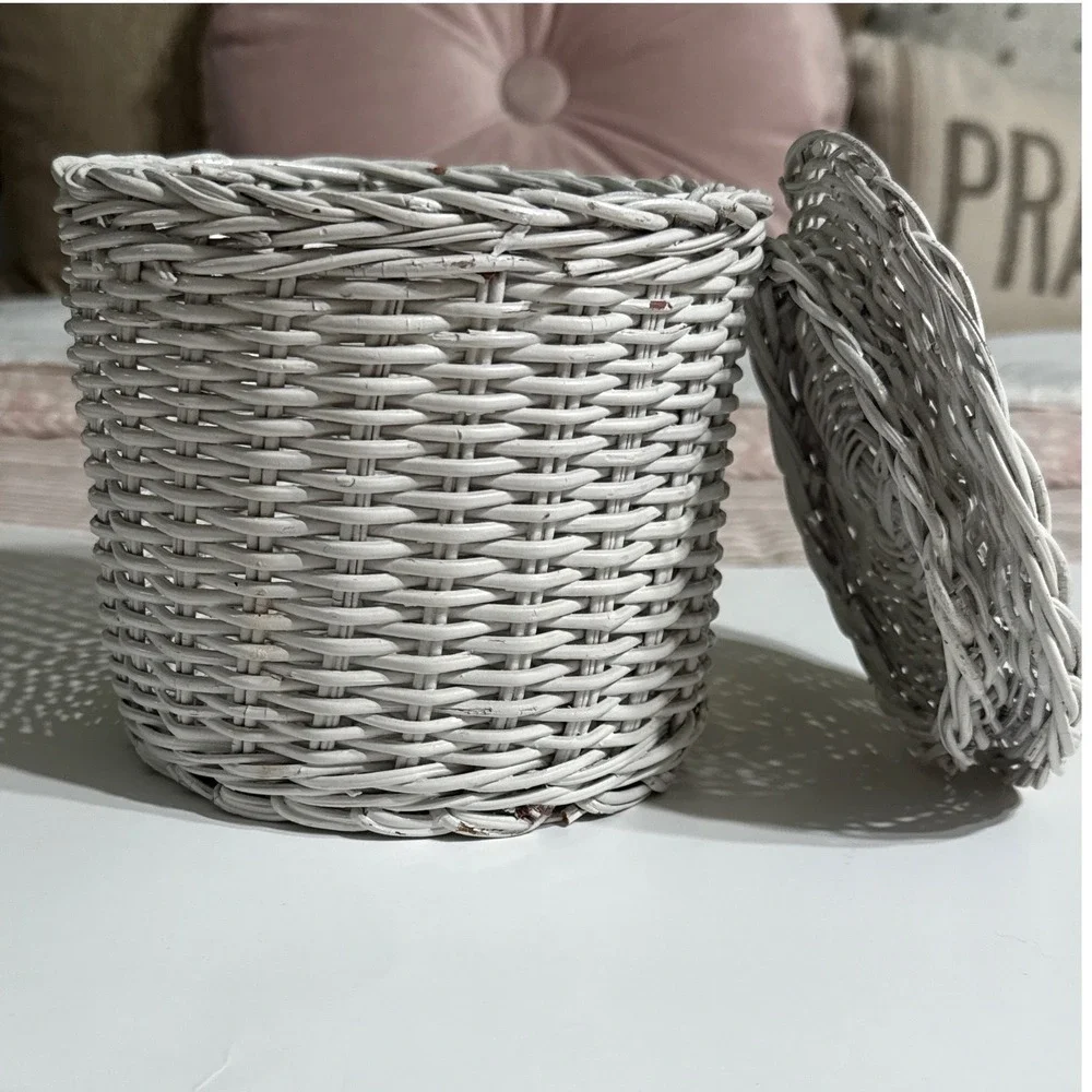Vintage White Woven Wicker Round Storage Basket with Lid Small Decorative Bin